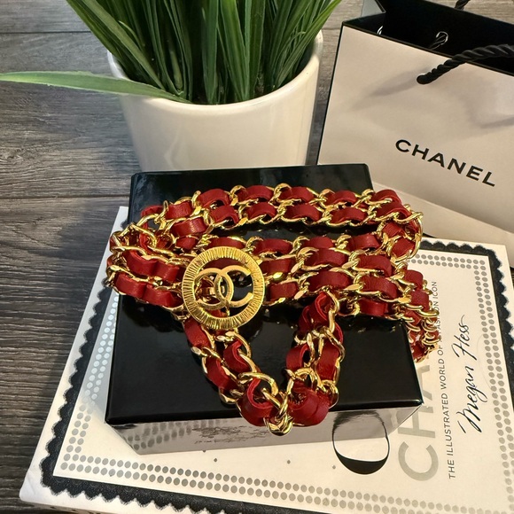 CHANEL Vintage Red Leather Gold Chain Link CC Logo Necklace/Belt - Picture 2 of 9
